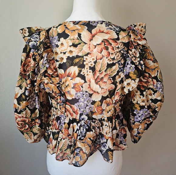 Olivaceous Black Floral Puff-Sleeve V-Neck Croped Blouse - Picture 6 of 10
